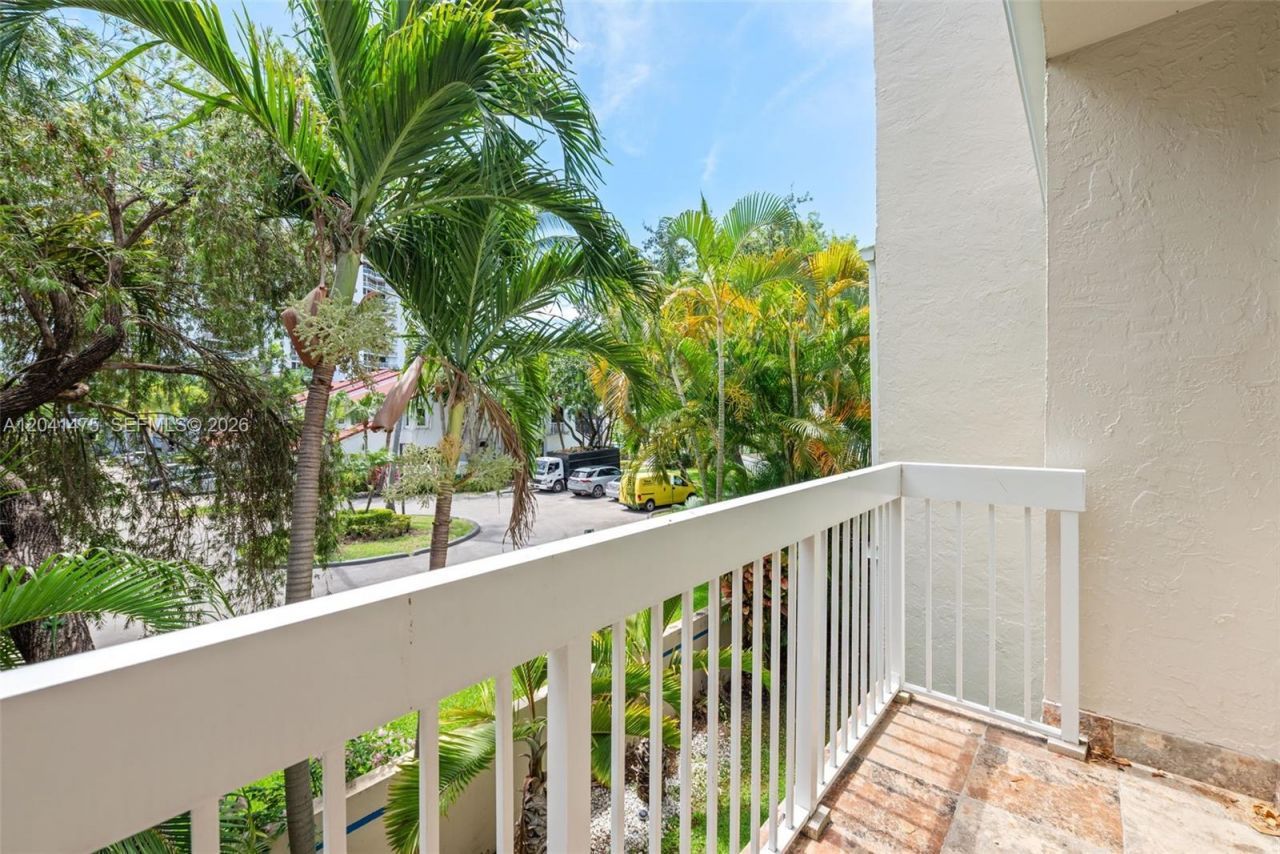 21387 Marina Cove Cir, Unit 12-F, Aventura, FL 33180 Photo