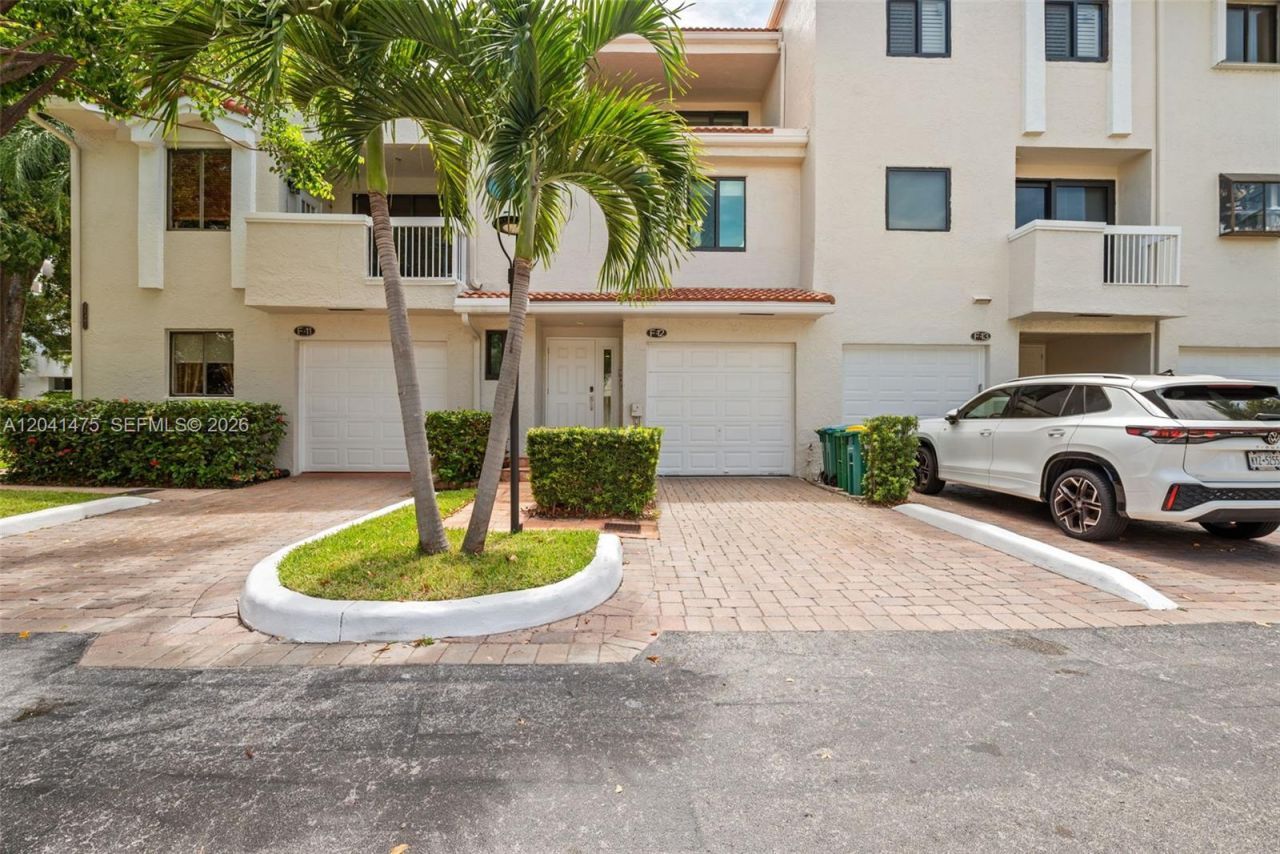 21387 Marina Cove Cir, Unit 12-F, Aventura, FL 33180 Photo