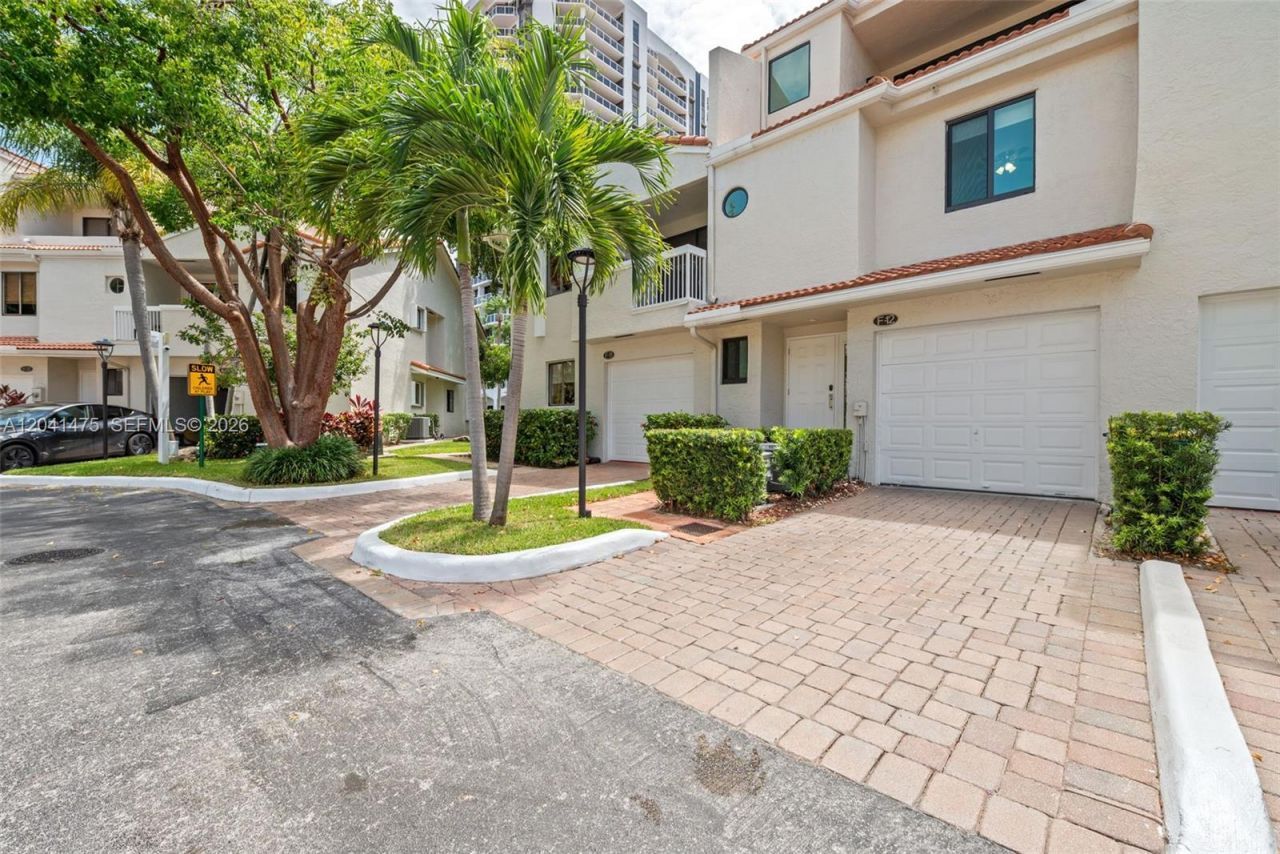 21387 Marina Cove Cir, Unit 12-F, Aventura, FL 33180 Photo