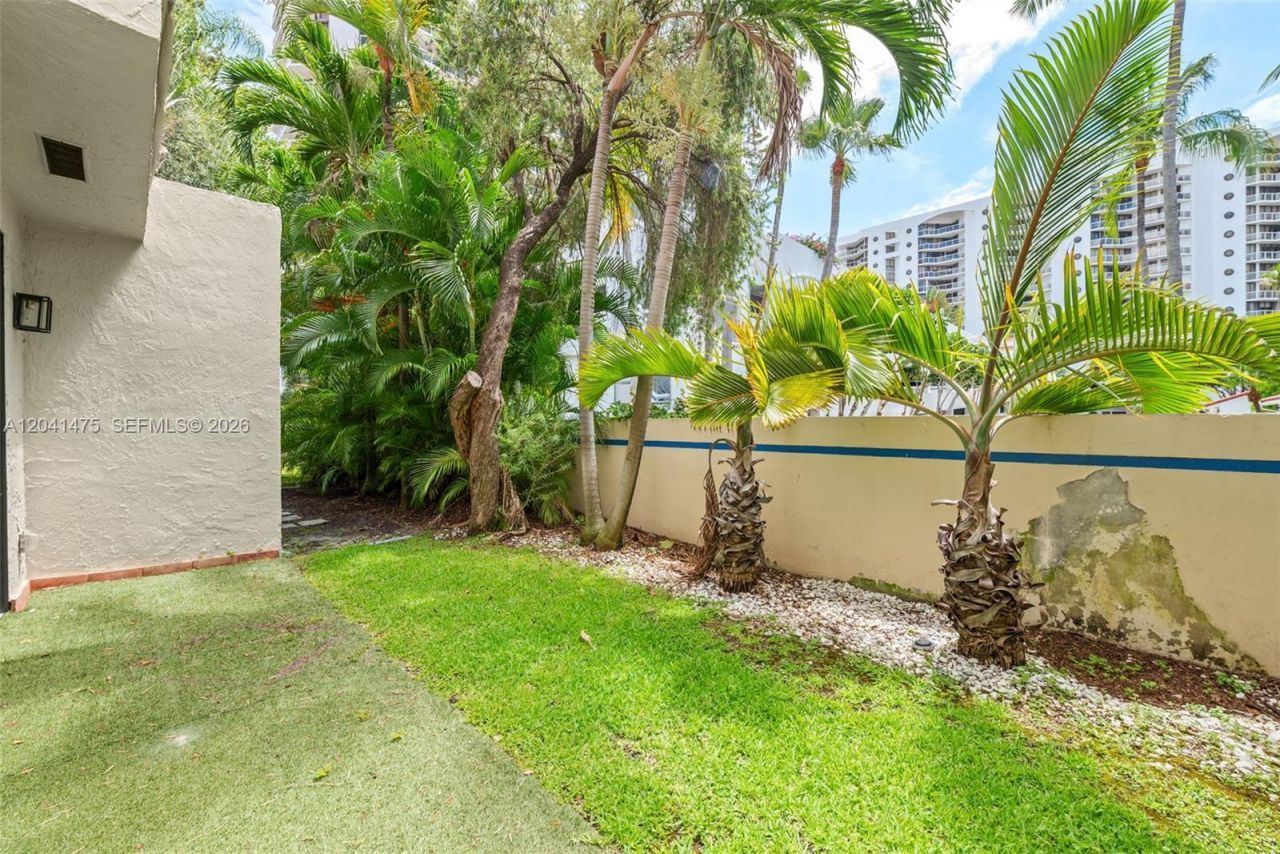 21387 Marina Cove Cir, Unit 12-F, Aventura, FL 33180 Photo
