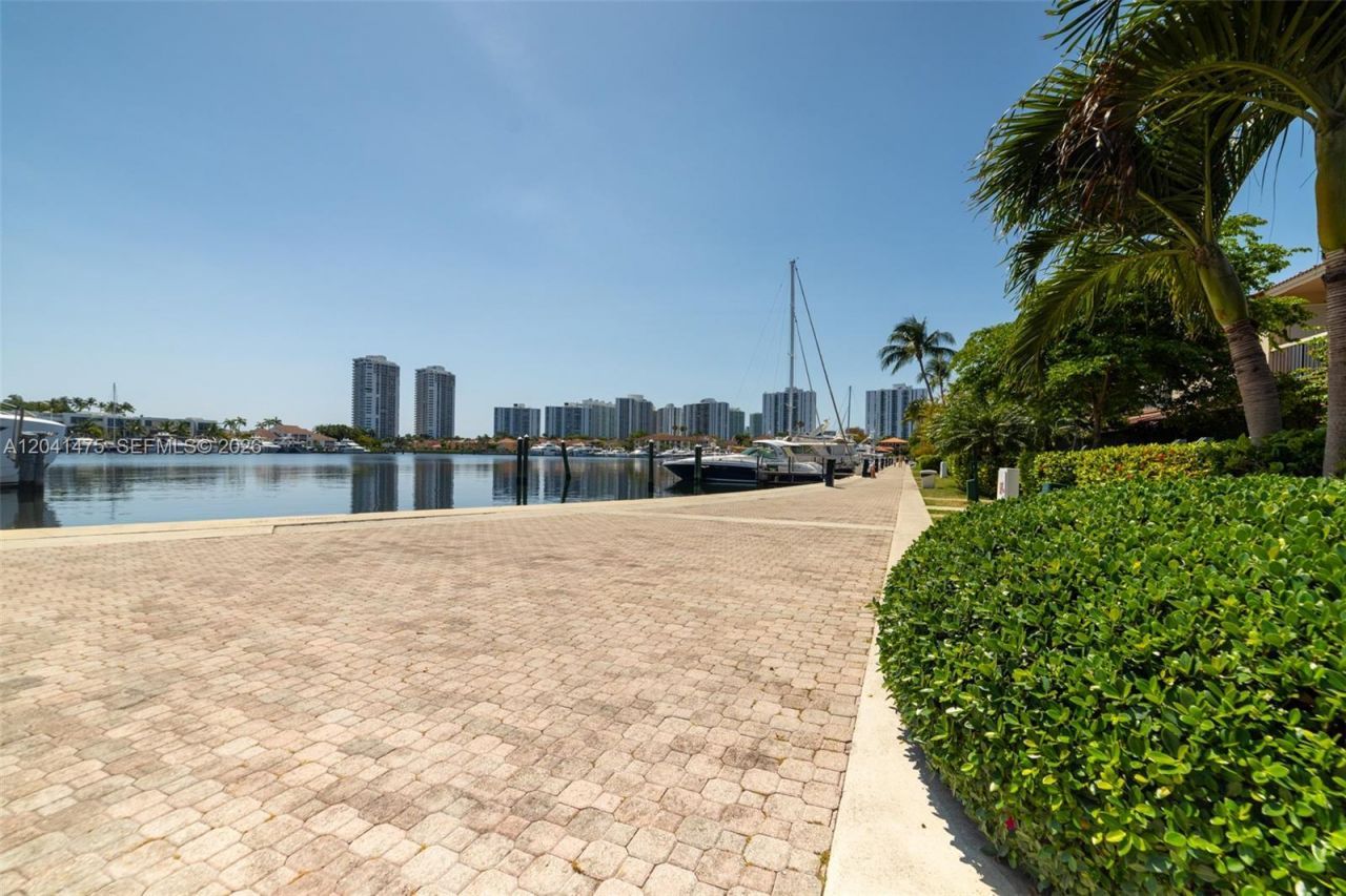 21387 Marina Cove Cir, Unit 12-F, Aventura, FL 33180 Photo