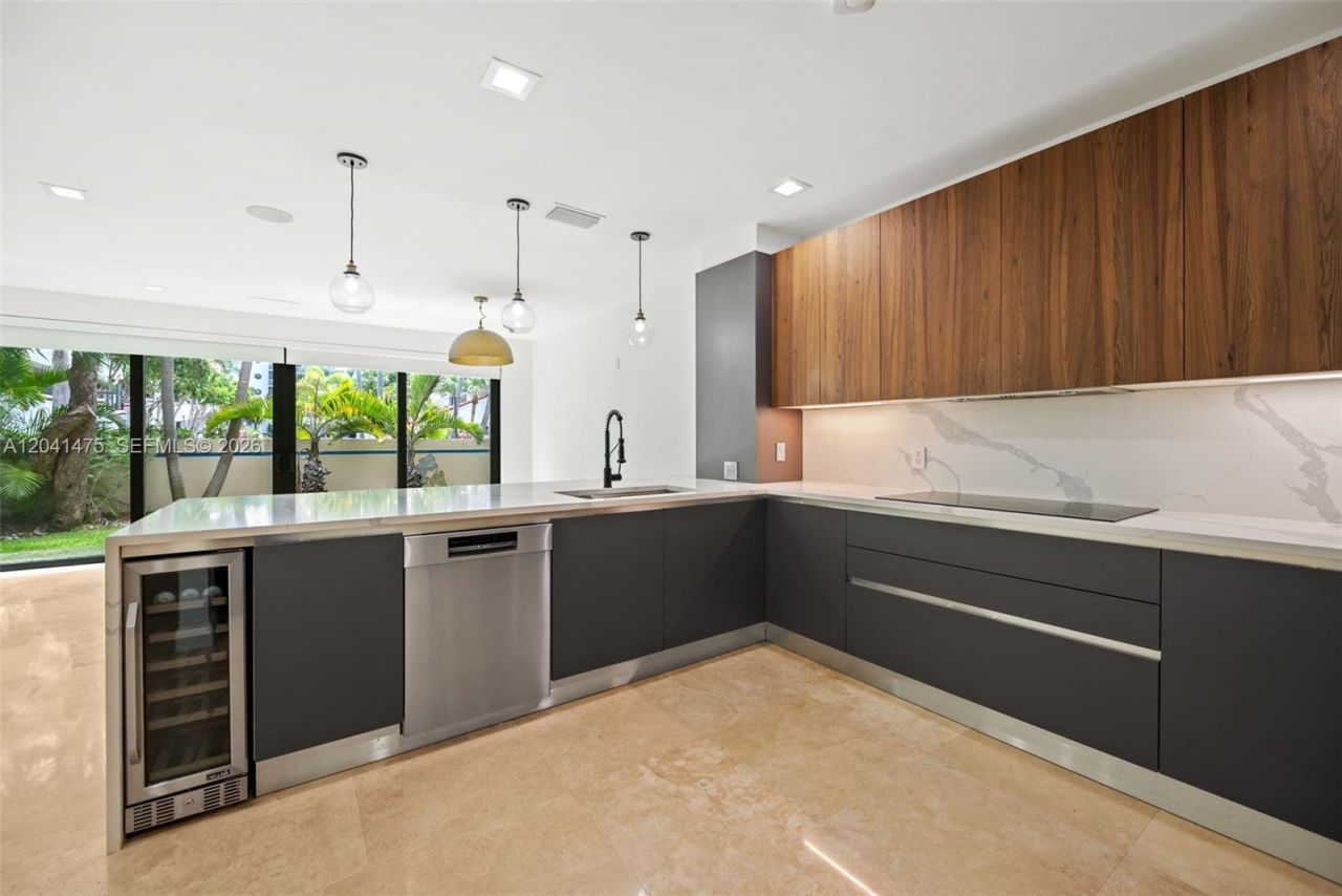 21387 Marina Cove Cir , Unit 12-F, Aventura, FL 33180 Photo