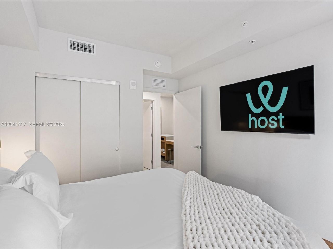 11 NE 6th St , Unit 807, Miami, FL 33132 Photo