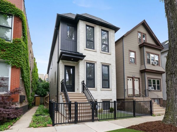 1442 W Fletcher Street , Chicago, IL 60657