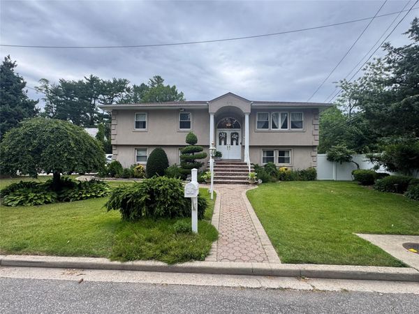 105 Convent Road, Syosset, NY 11791