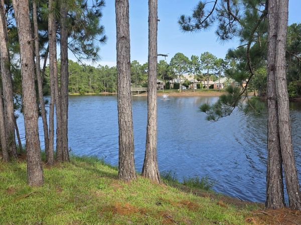 10020 Parker Lake Circle, Navarre, FL 32566