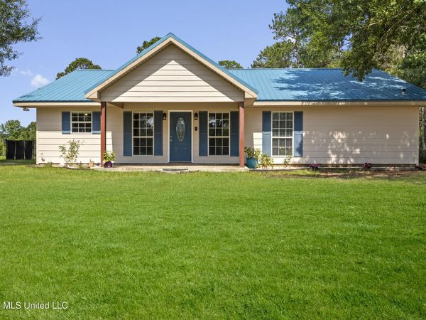 22367 Highway 603 , Kiln, MS 39556