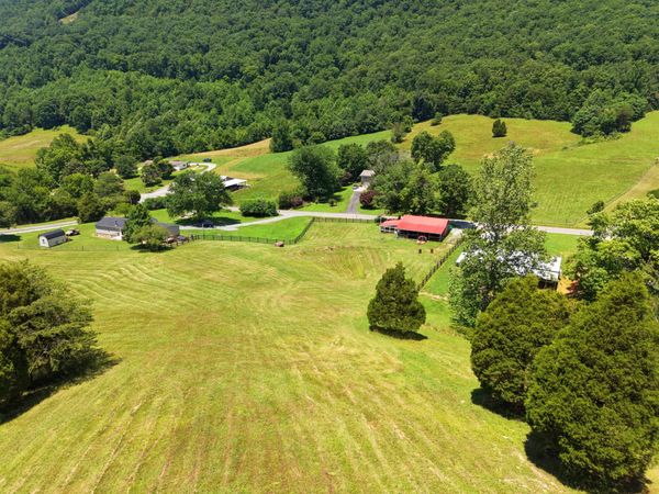 1319 Ideal Valley Road , Spring City, TN 37381