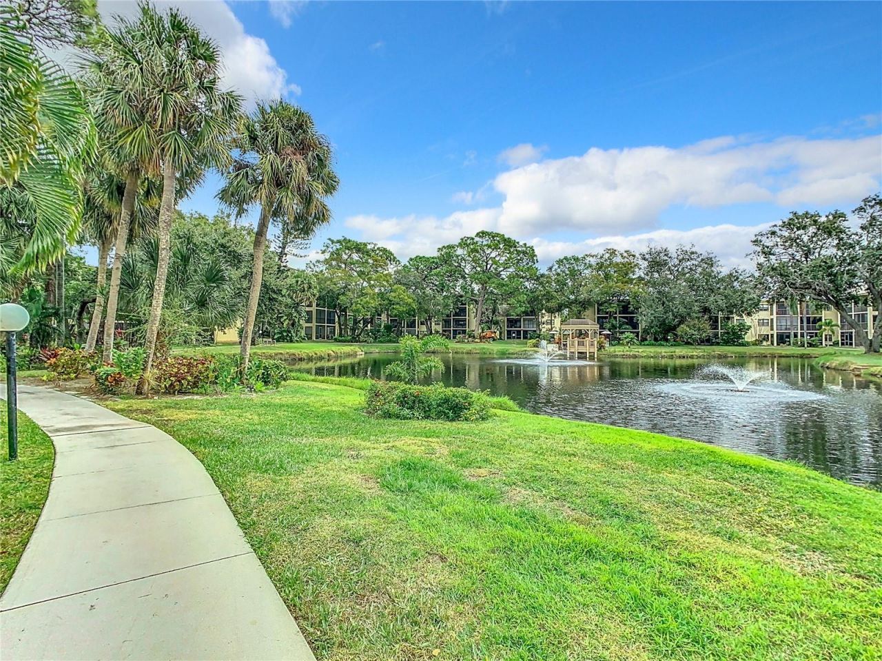 425 30th Avenue W, Unit C212, Bradenton, FL 34205 Photo