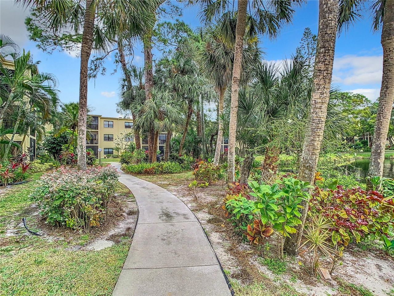 425 30th Avenue W, Unit C212, Bradenton, FL 34205 Photo