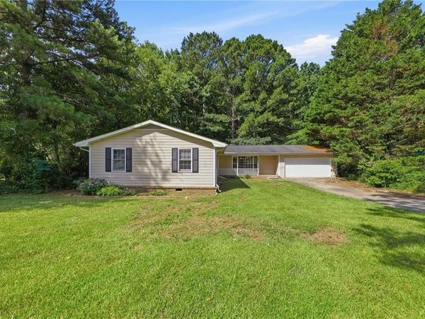 759 Freeman Drive NW, Lilburn, GA 30047