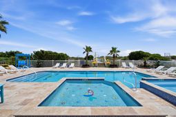 914 Ocean Boulevard photo 4