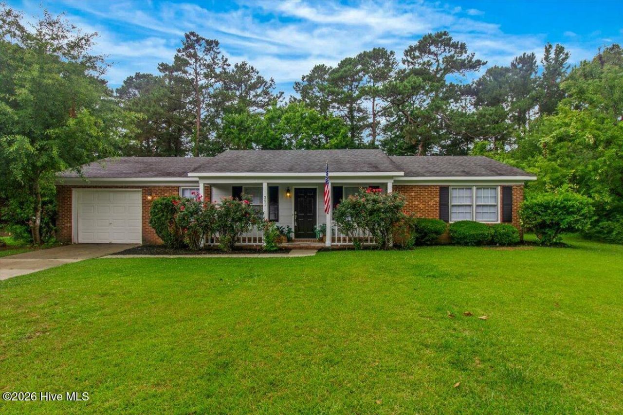 201 Greenbriar Drive, Jacksonville, NC 28546 Main Photo