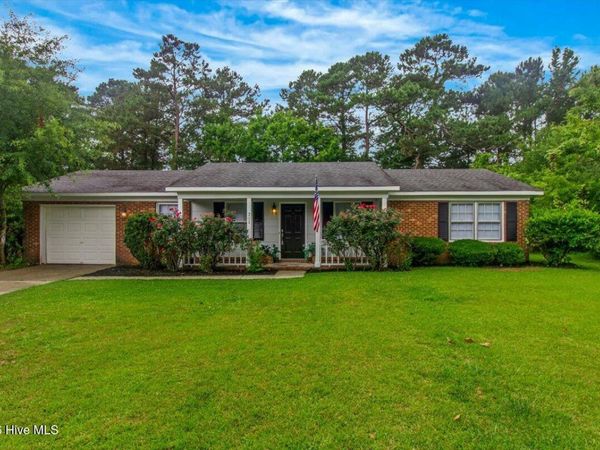 201 Greenbriar Drive, Jacksonville, NC 28546