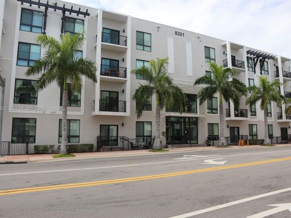 8201 NW 41st St, Unit D-402, Doral, FL 33166