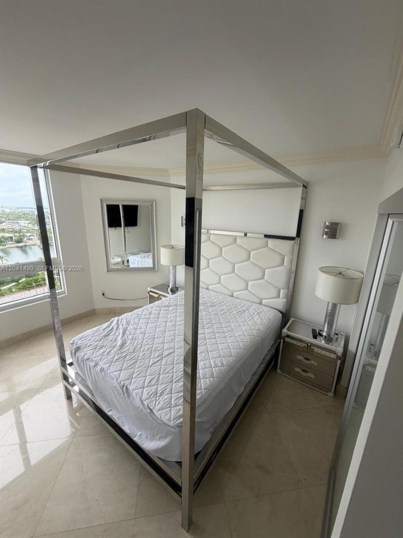 6365 Collins Ave , Unit 1707, Miami Beach, FL 33141 Photo