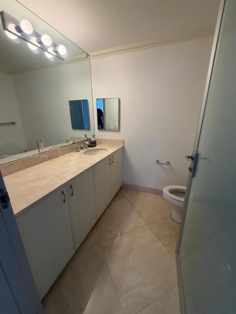 6365 Collins Ave , Unit 1707, Miami Beach, FL 33141 Photo