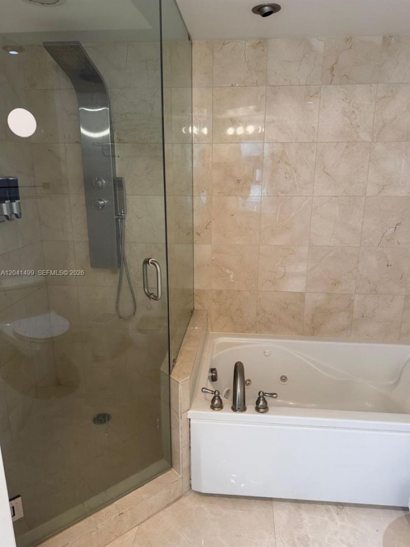 6365 Collins Ave , Unit 1707, Miami Beach, FL 33141 Photo