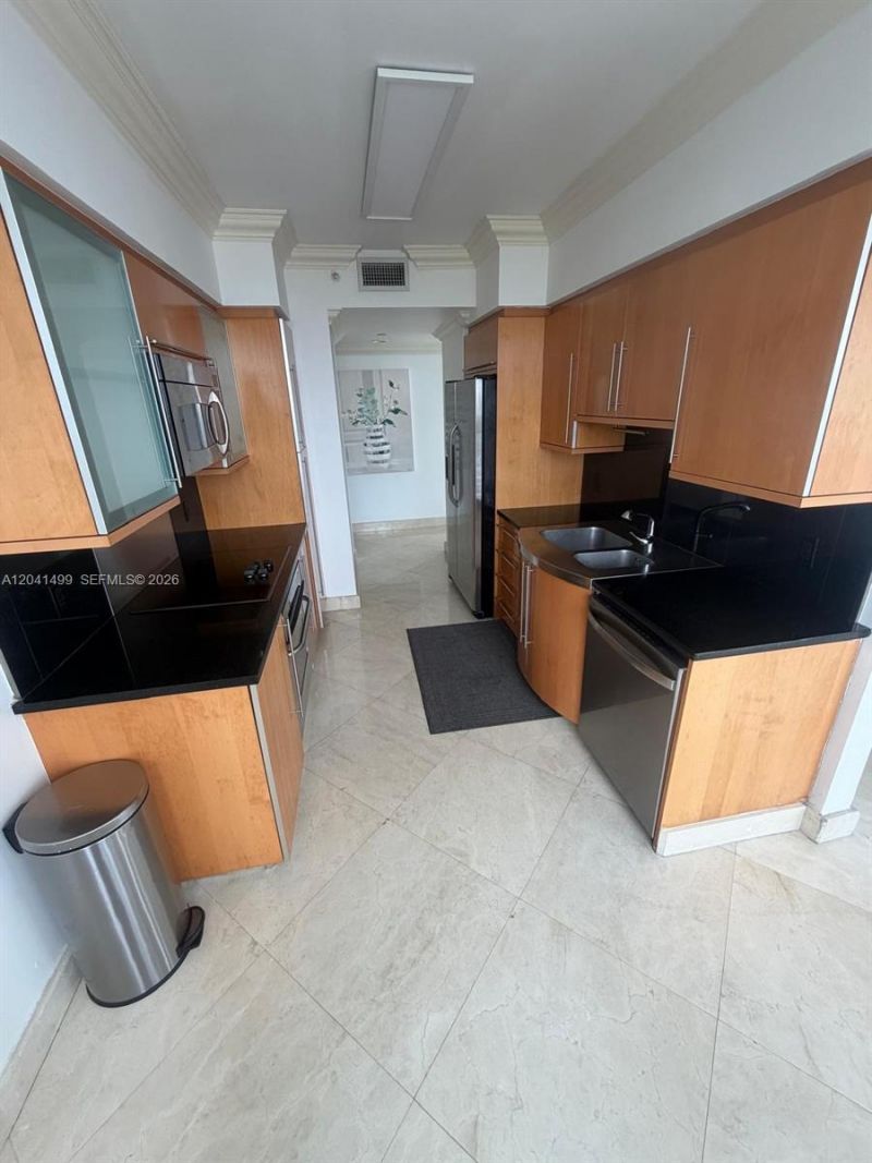 6365 Collins Ave , Unit 1707, Miami Beach, FL 33141 Photo