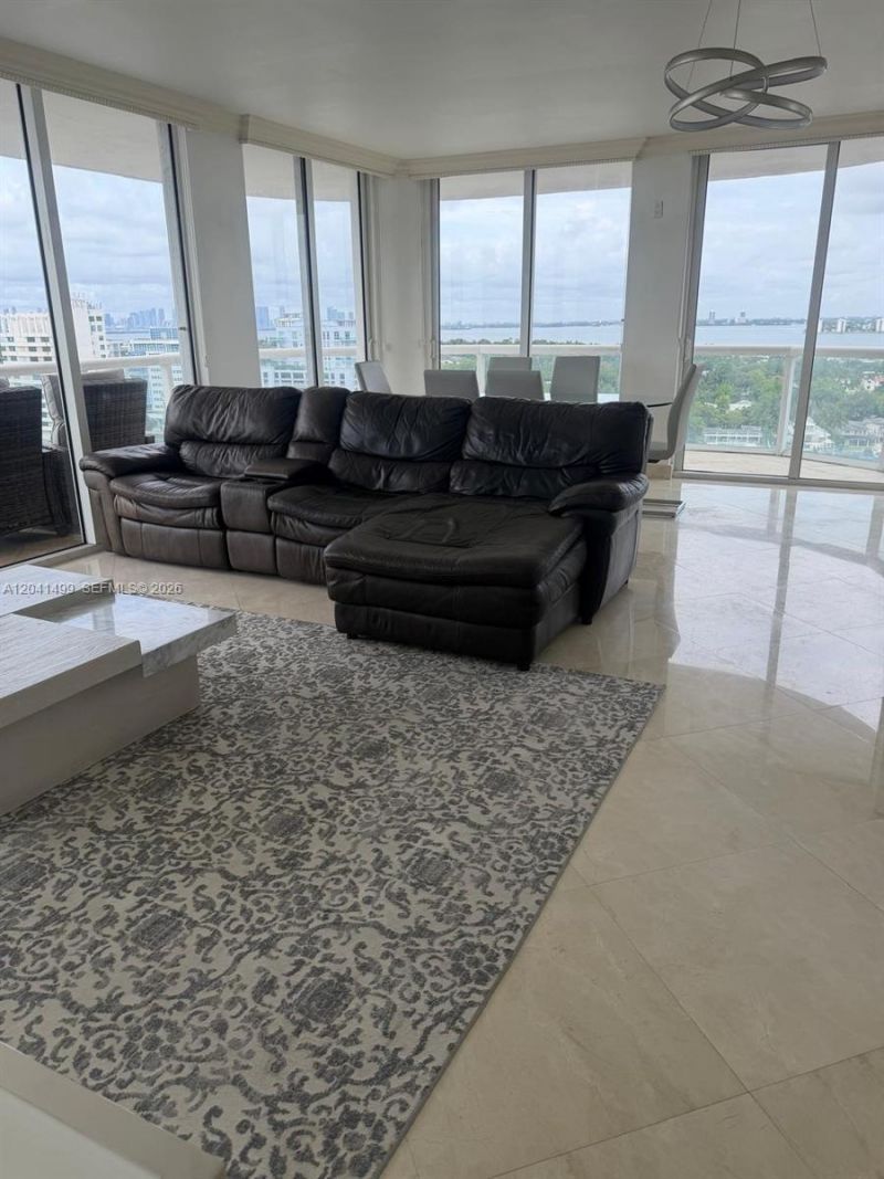 6365 Collins Ave , Unit 1707, Miami Beach, FL 33141 Photo