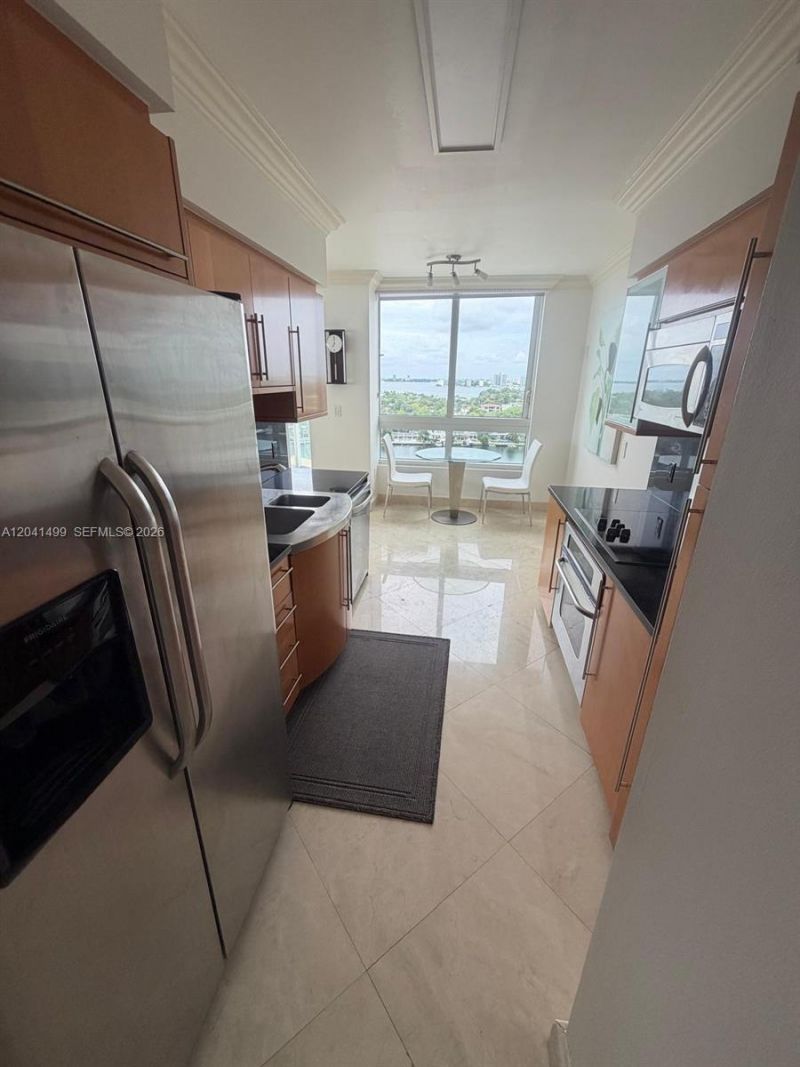 6365 Collins Ave , Unit 1707, Miami Beach, FL 33141 Photo