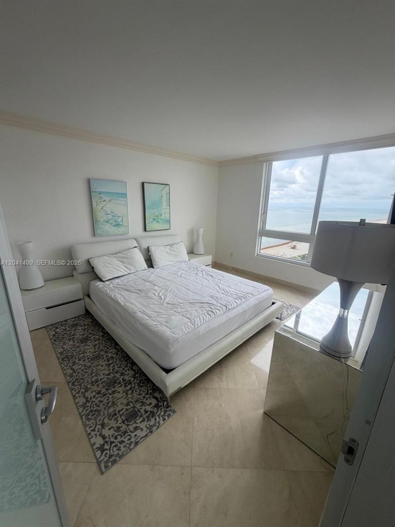 6365 Collins Ave , Unit 1707, Miami Beach, FL 33141 Photo