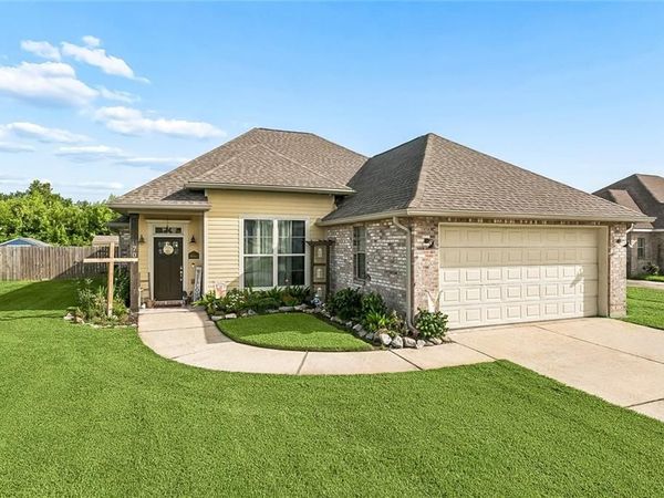 707 COUNTRY COTTAGE Boulevard, Montz, LA 70068