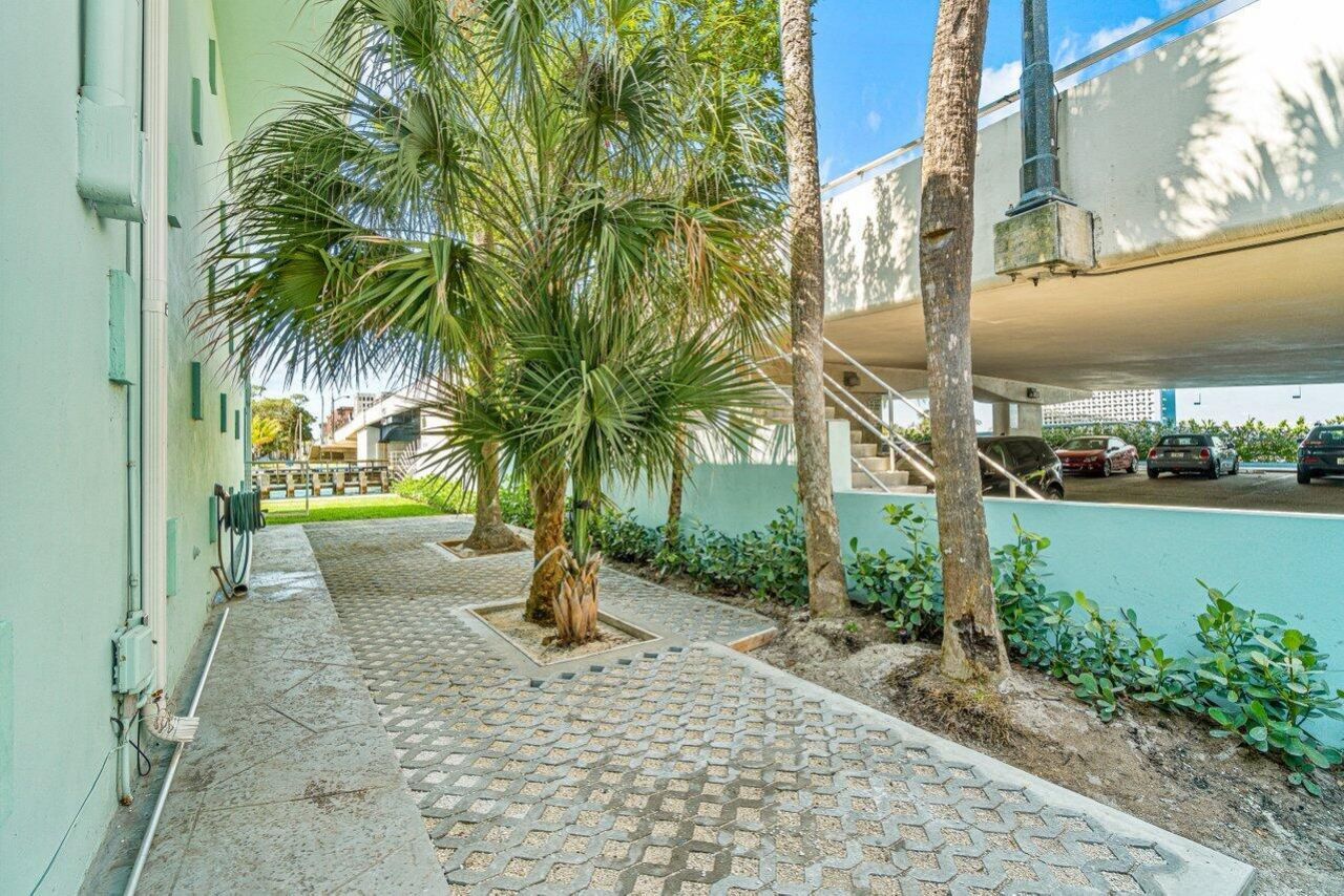 65 SE Spanish Trail, Unit 2020, Boca Raton, FL 33432 Photo