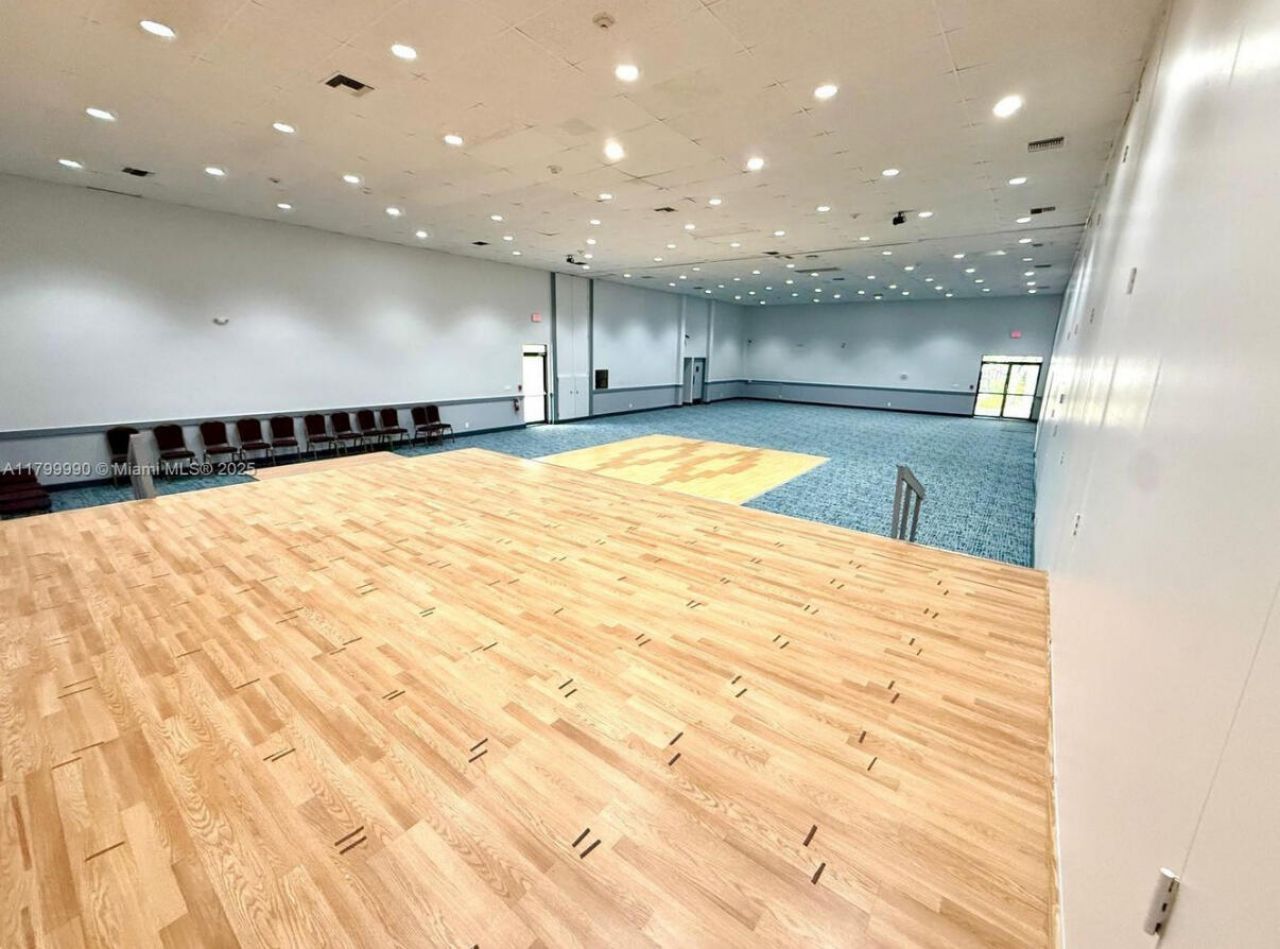 17021 N Bay Road, Unit 816, Sunny Isles Beach, FL 33160 Photo