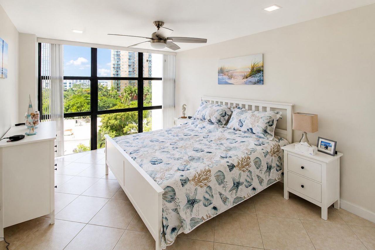 17021 N Bay Road, Unit 816, Sunny Isles Beach, FL 33160 Photo