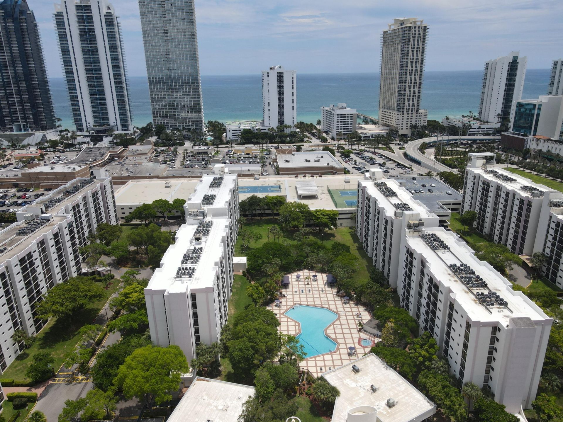 17021 N Bay Road, Unit 816, Sunny Isles Beach, FL 33160 Photo