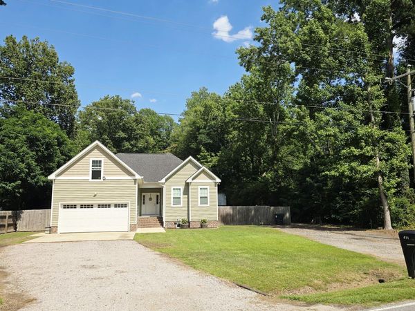 411 NW Backwoods Road, Moyock, NC 27958