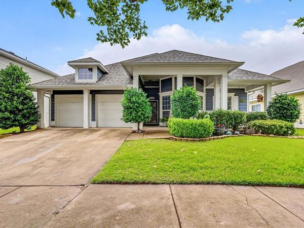 1008 Bell Manor Drive , Savannah, TX 76227
