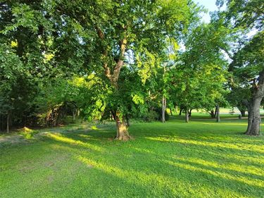 2850 Persimmon Road , Dallas, TX 75241