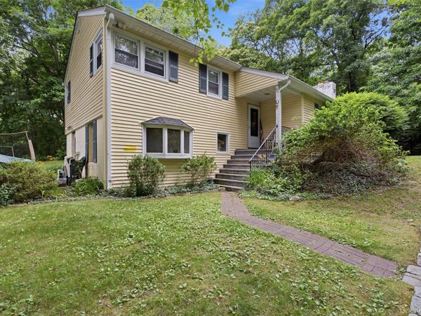 4 Lorraine Road, South Salem, NY 10590