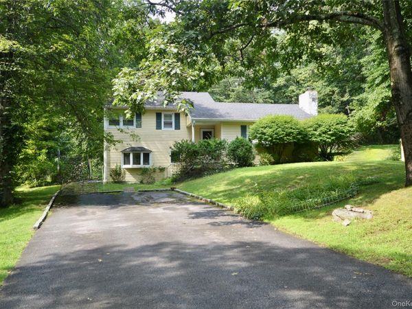 4 Lorraine Road, South Salem, NY 10590