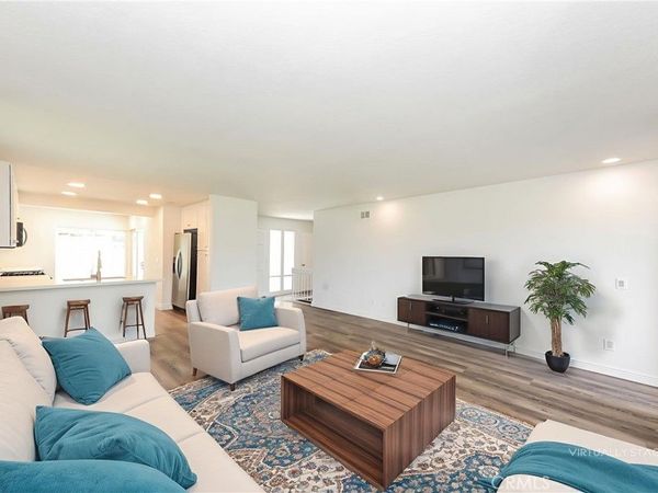 22352 Caminito Tecate, Unit 319, Laguna Hills, CA 92653