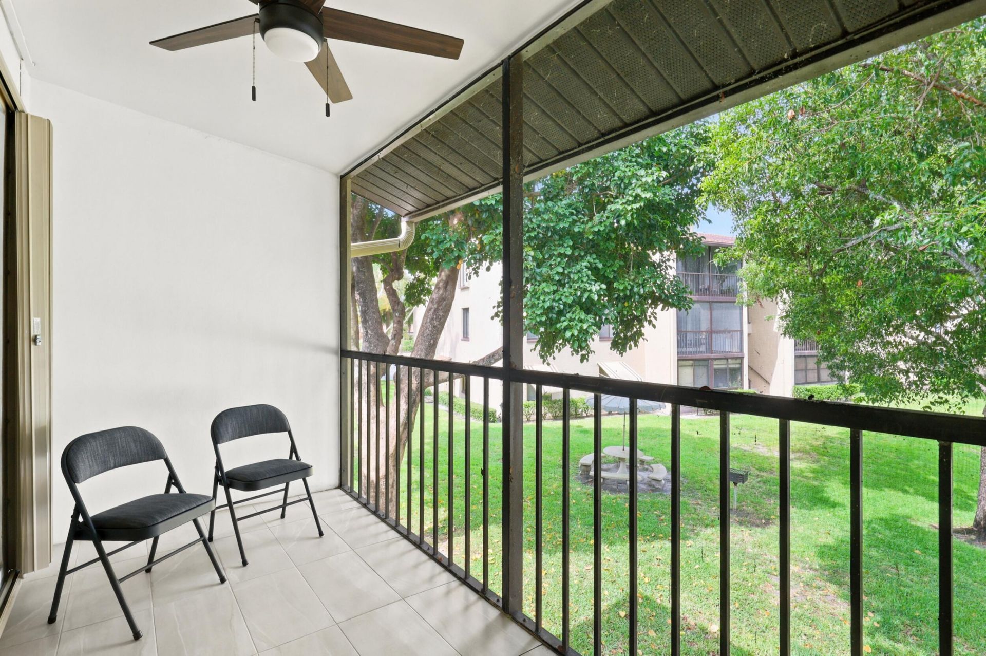 609 Sea Pine Way, Unit F2, Greenacres, FL 33415 Photo