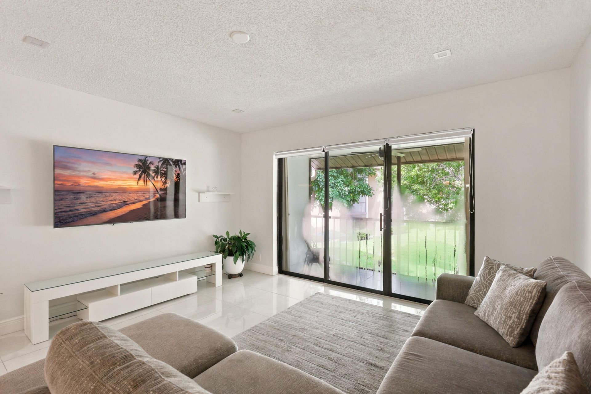 609 Sea Pine Way, Unit F2, Greenacres, FL 33415 Photo