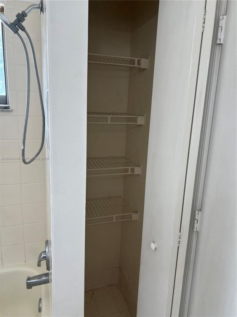 183 Hidden Ct Rd , Unit F-33, Hollywood, FL 33023 Photo