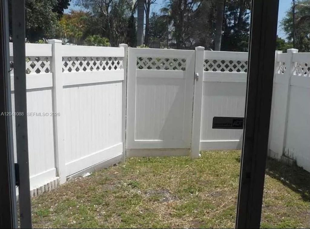183 Hidden Ct Rd , Unit F-33, Hollywood, FL 33023 Photo