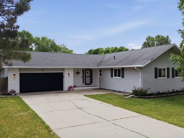 57 Prairiewood Drive S, Fargo, ND 58103