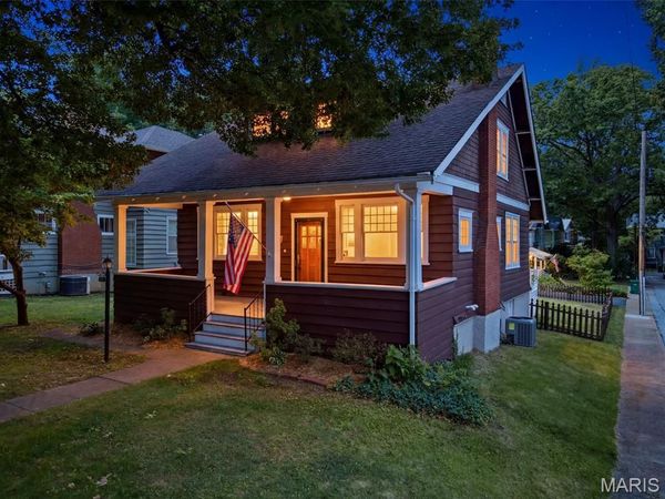 125 S Elm Avenue, St Louis, MO 63119