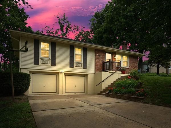 12709 E Silver Lane, Sugar Creek, MO 64050