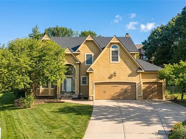22402 W 45th Street, Shawnee, KS 66226