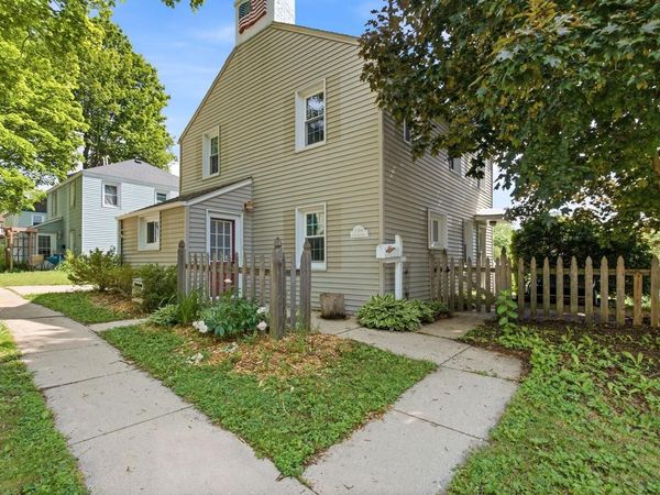 5594 Arrowwood STREET, Milwaukee, WI 53219