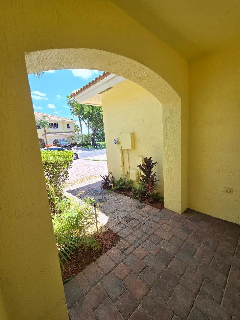 921 Imperial Lake Road, West Palm Beach, FL 33413 Photo