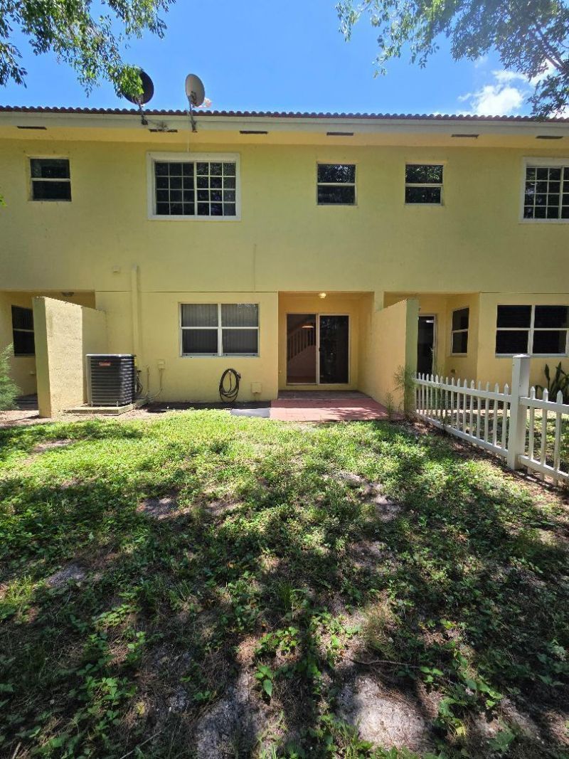 921 Imperial Lake Road, West Palm Beach, FL 33413 Photo
