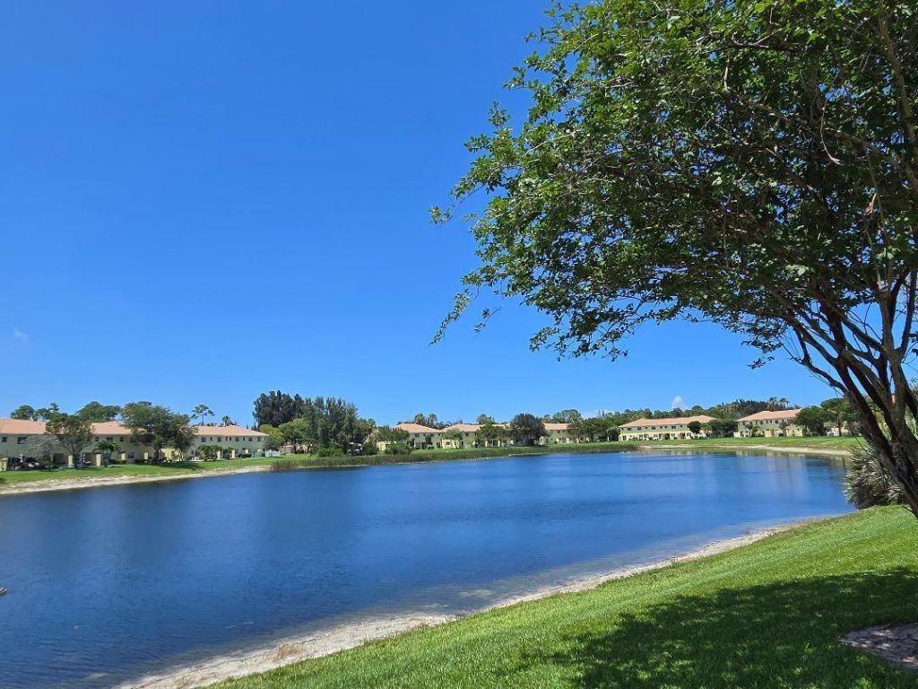 921 Imperial Lake Road, West Palm Beach, FL 33413 Photo