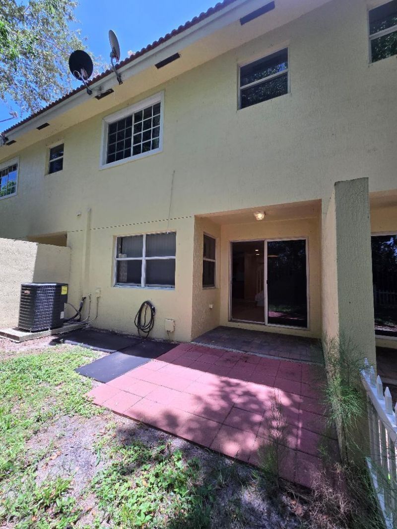 921 Imperial Lake Road, West Palm Beach, FL 33413 Photo